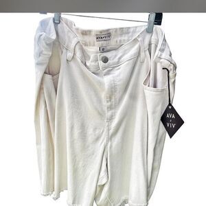 Ava & Viv White Raw Hem Shorts Size 26W